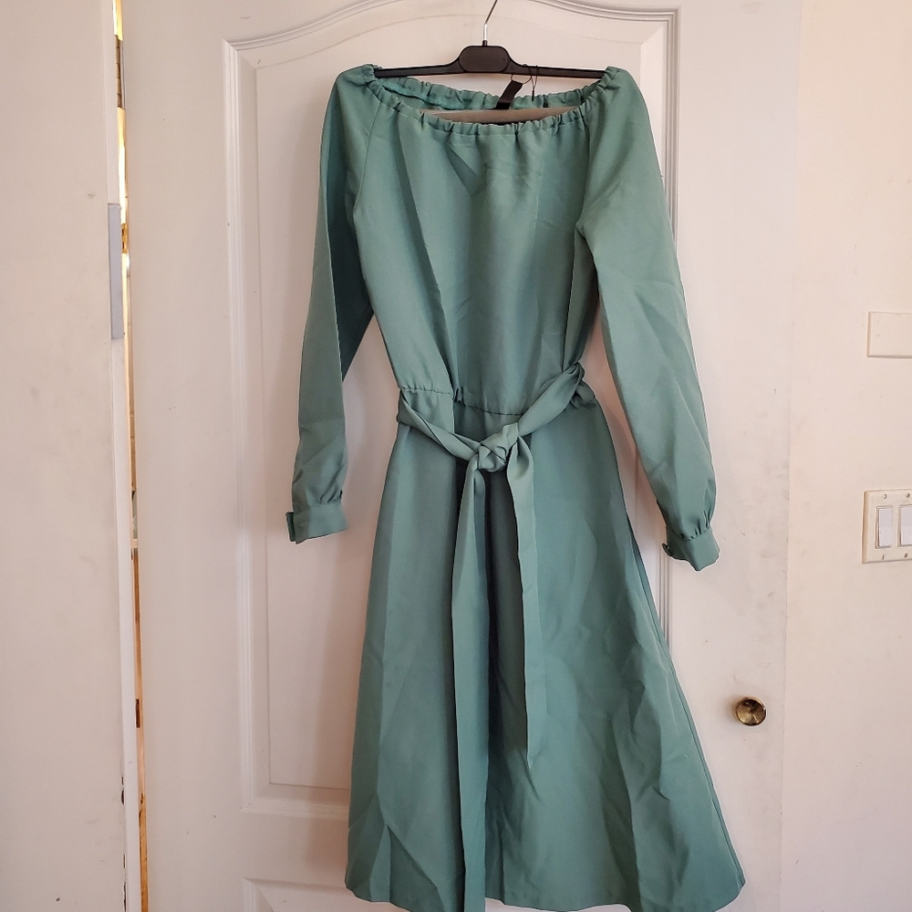 Laura Bettini belted green dress NWOT sz XS